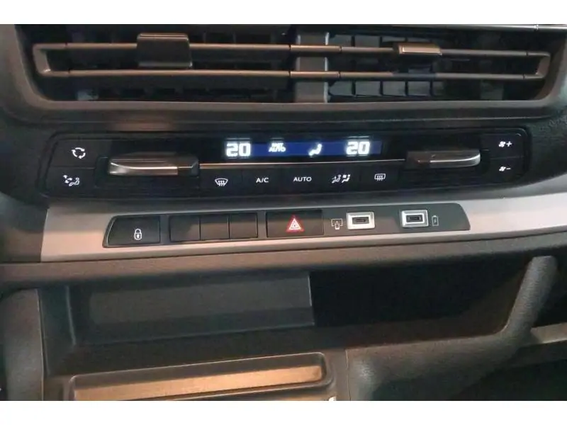 Occasion Peugeot Traveller 8 places GREEN 15