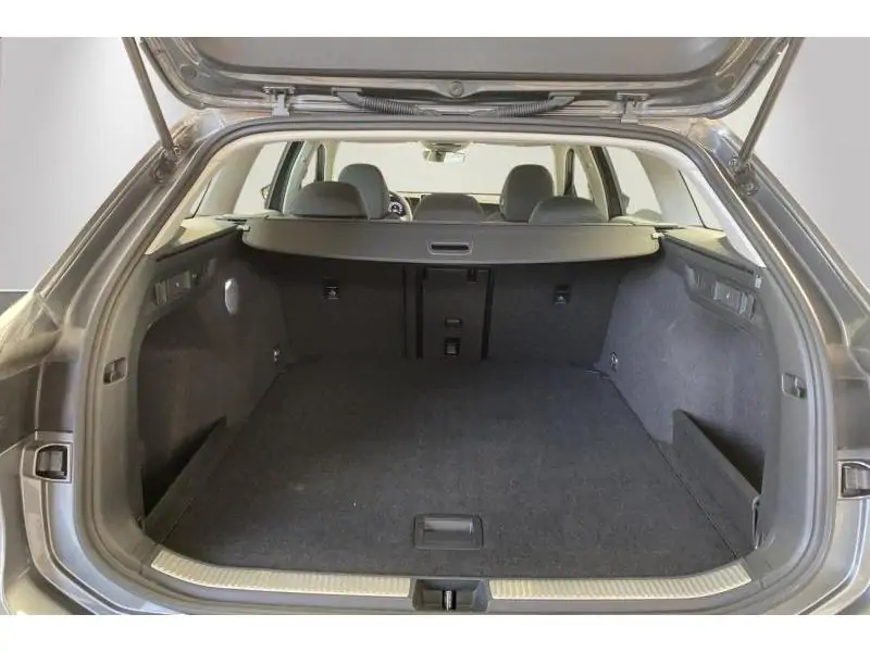 Occasion Volkswagen Passat Variant 1.5 eTSI DSG7 Business Premium GREY 19