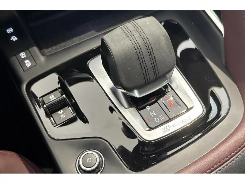Occasie Jaguar E-Pace P300e R-Dynamic- FULL OPTION GREY 33