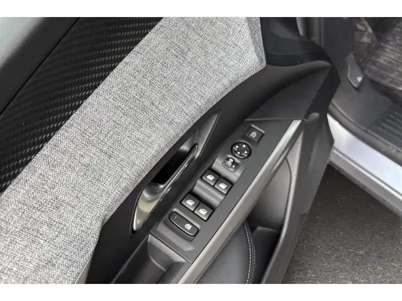 VEHICLE__CONDITION_SERVICE Peugeot 3008 ALLURE GREY 17