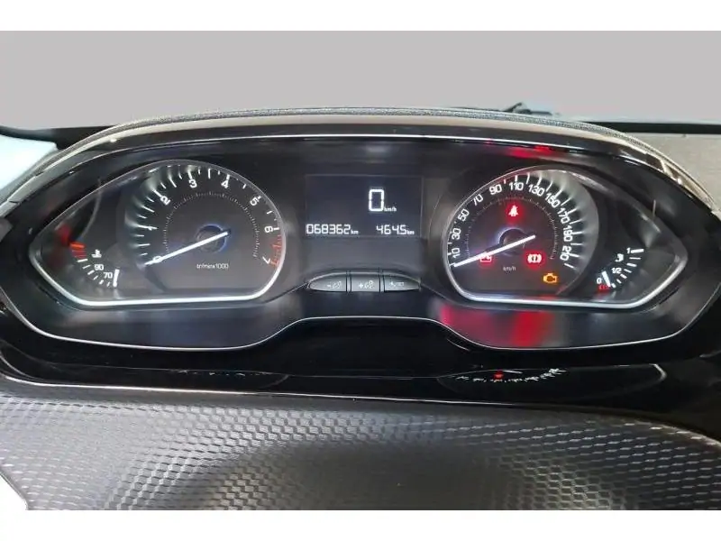 Occasion Peugeot 208 Allure Gps camera 110pk trekhaak BLACK 14