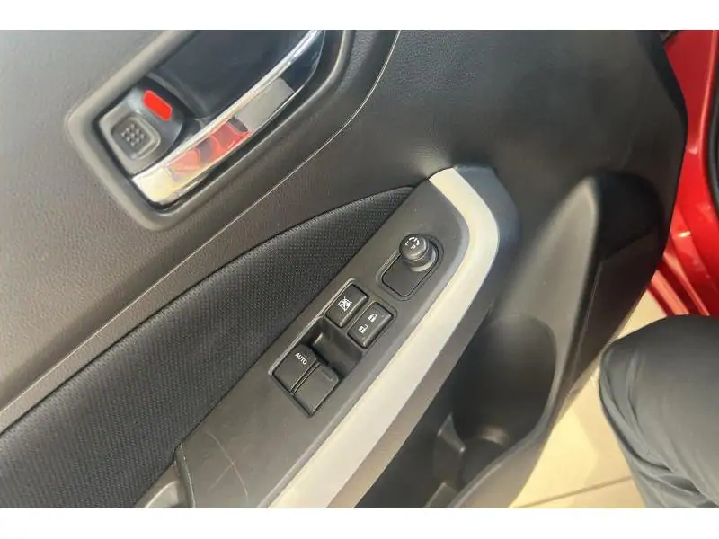 Occasie Suzuki Swift Berline MANUAL RED 19