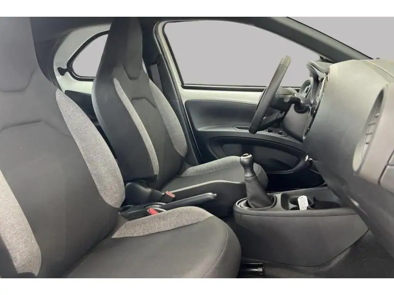 Occasion Toyota Aygo X Play WHITE 8