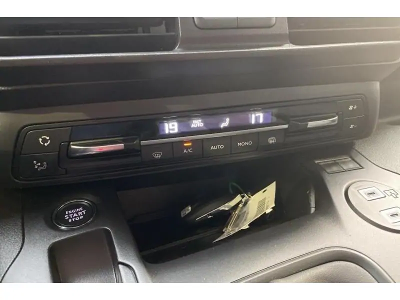 VEHICLE__CONDITION_SERVICE Peugeot Partner ST LIGHT WHITE 15