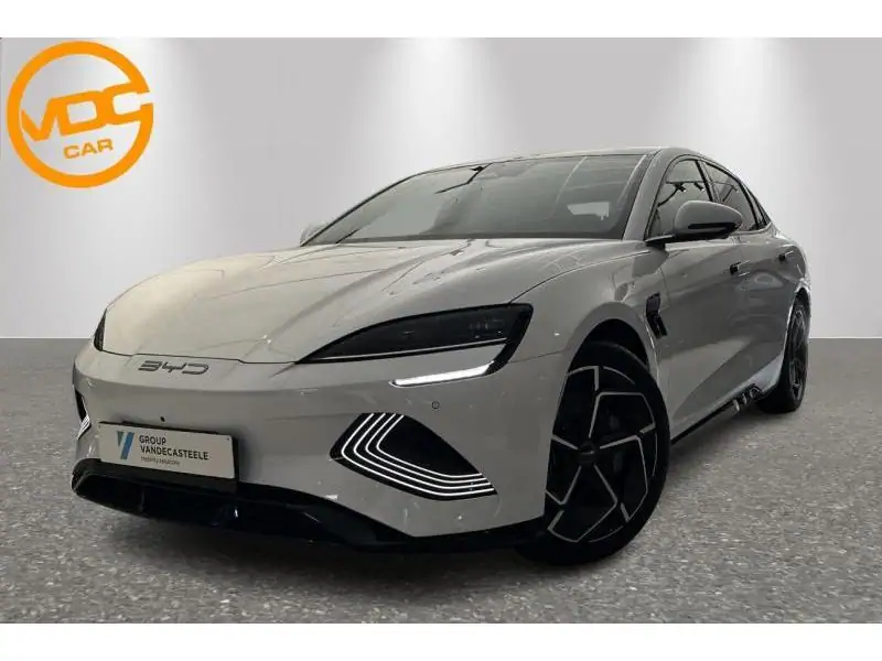 VEHICLE__CONDITION_SERVICE BYD SEAL EXCELLENCE WHITE 1