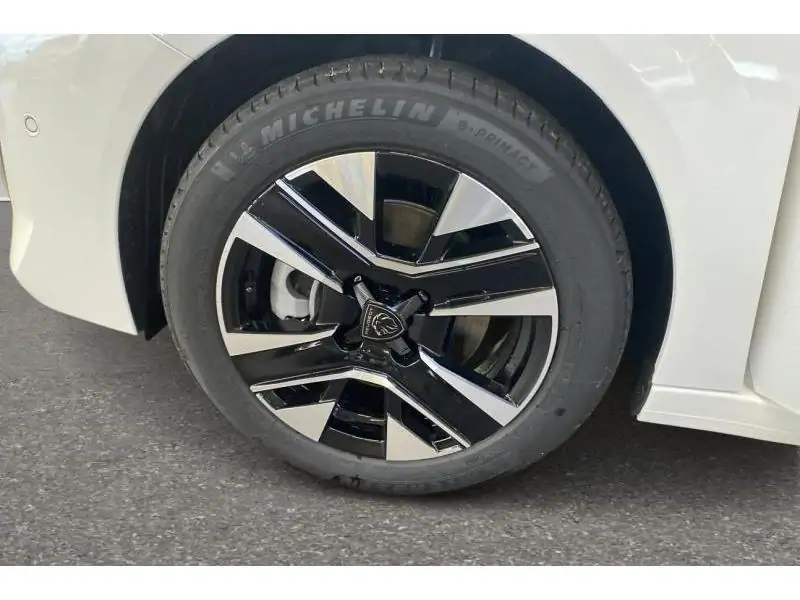 VEHICLE__CONDITION_SERVICE Peugeot 208 Allure WHITE 19