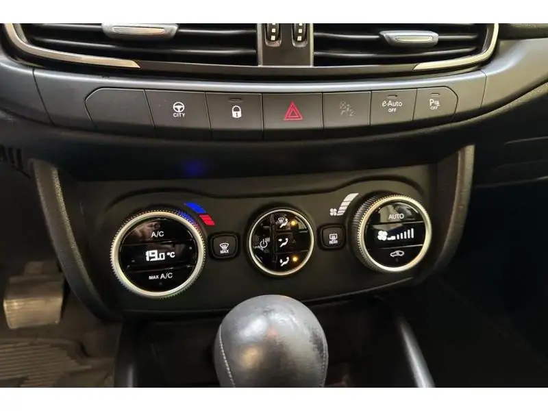 Occasion Fiat Tipo 4/5 portes / Station Wagon ORANGE 15