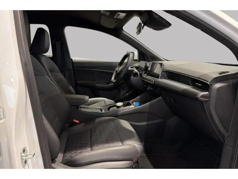 VEHICLE__CONDITION_SERVICE MG MG3 HYBRID+ LUXURY 194 pk WHITE 8