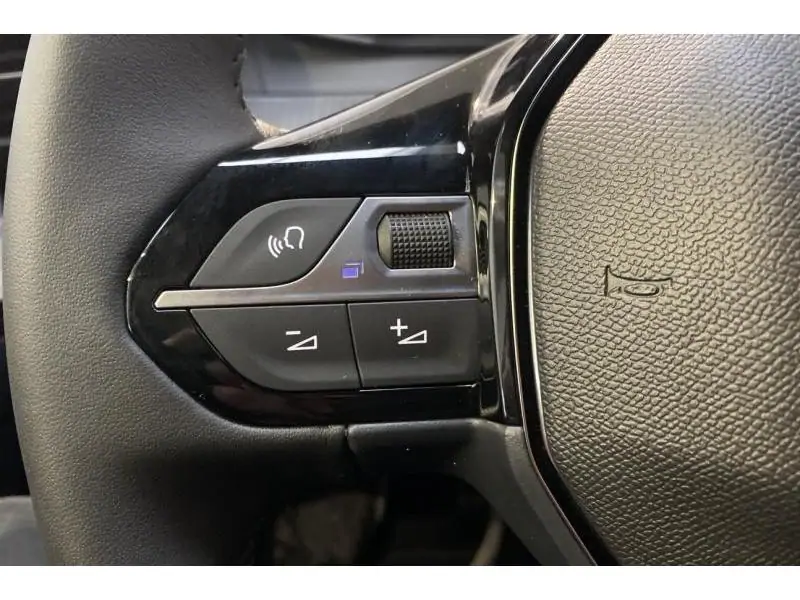 VEHICLE__CONDITION_SERVICE Peugeot 2008 ALLURE*DISPO 05/26 WHITE 21