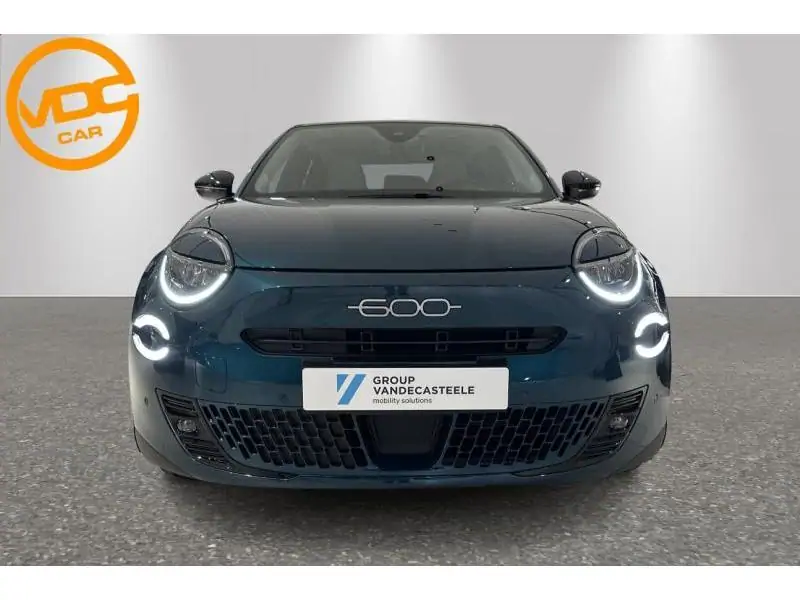 VEHICLE__CONDITION_SERVICE Fiat 600 600e La Prima 54kwh GREEN 5