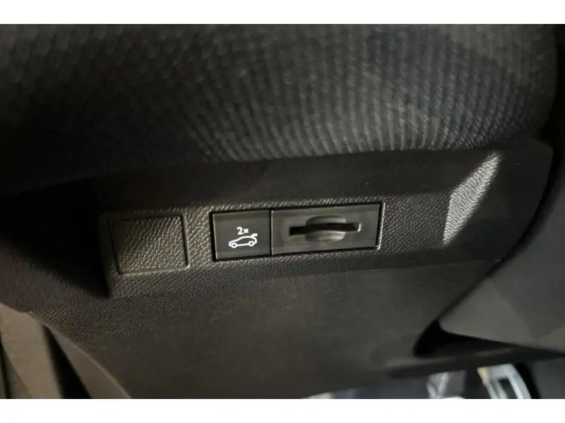 VEHICLE__CONDITION_SERVICE Citroen C5 Aircross Hybrid 145 ch incl winterbanden BLUE 22