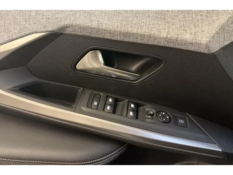 Occasion Peugeot 3008 Allure avec 360° Camera Attache Remorque WHITE 17