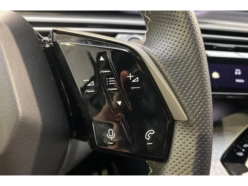 Occasion Peugeot 3008 e- GT BLUE 23