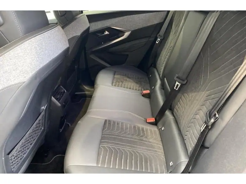 Occasion Peugeot 3008 GT HYBRID 145 pk GREY 18