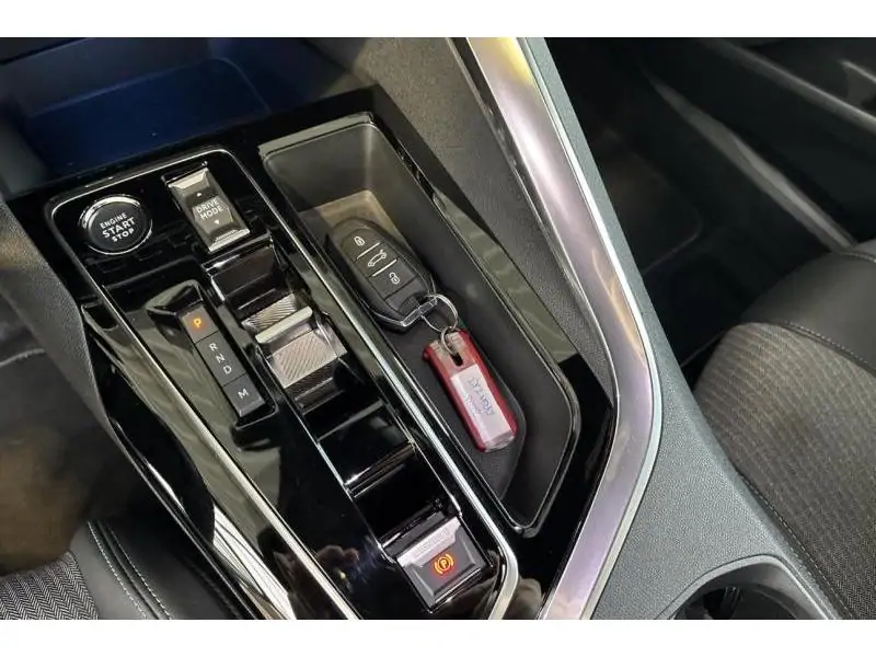 VEHICLE__CONDITION_SERVICE Peugeot 3008 ALLURE PACK GREY 16