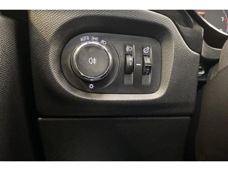 Occasion Opel Corsa F Elegance GREY 21