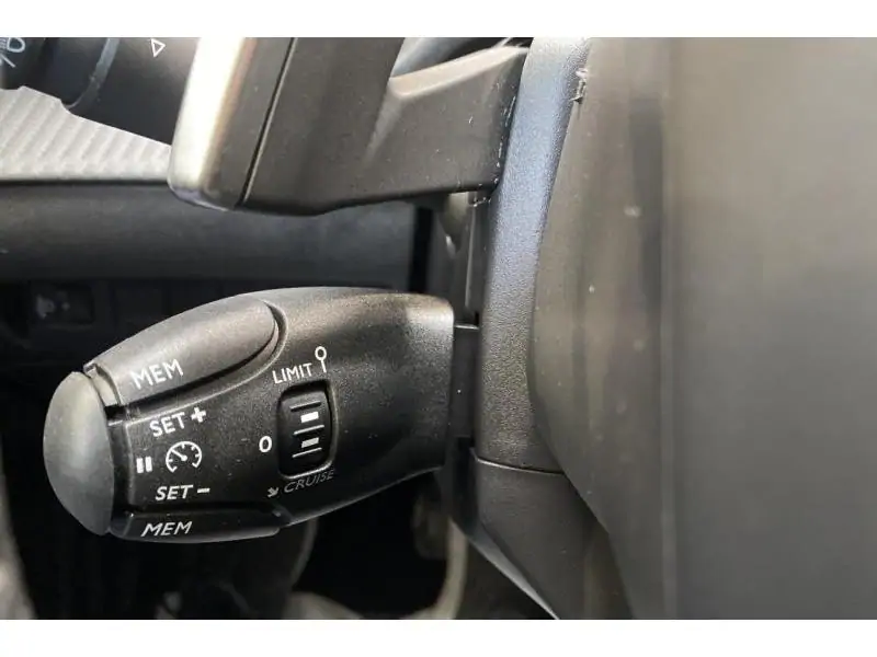 Occasion Peugeot 2008 Allure*GPS Détecteurs obs. BLACK 27