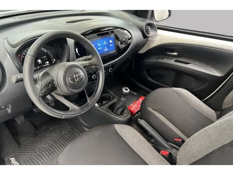 Occasion Toyota Aygo X Play WHITE 9