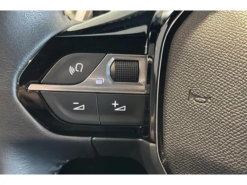 Occasion Peugeot 2008 Style Hybrid 136 BLACK 22