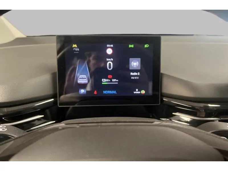 VEHICLE__CONDITION_SERVICE MG MG4 LUXURY TROPHY Extended Range 77 KWH RED 13