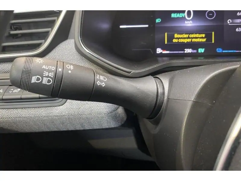 Occasion Renault Clio Techno - HYBRID ORANGE 23