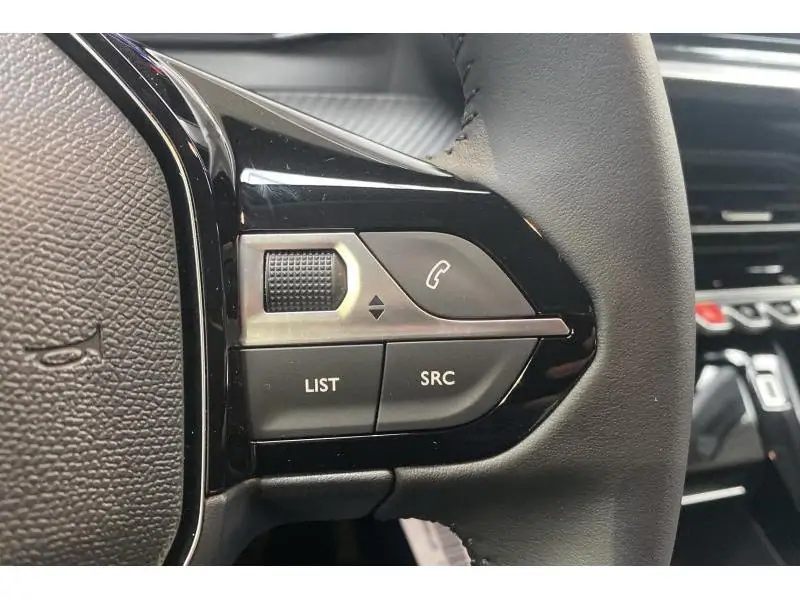 VEHICLE__CONDITION_SERVICE Peugeot 208 ENVY*Véh. de Direction! RED 22