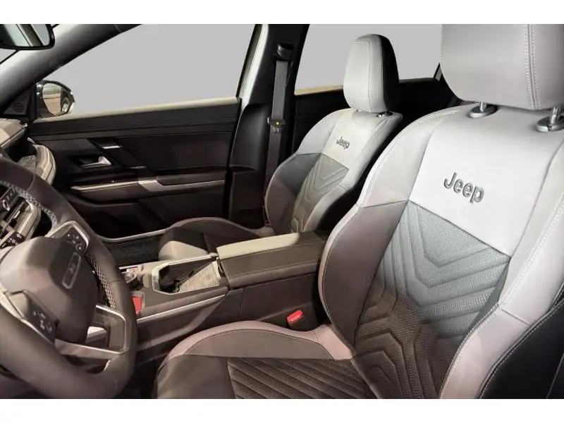 Démo Jeep Compass e-Hybrid-First Edition  145pk DCT6 GREY 10
