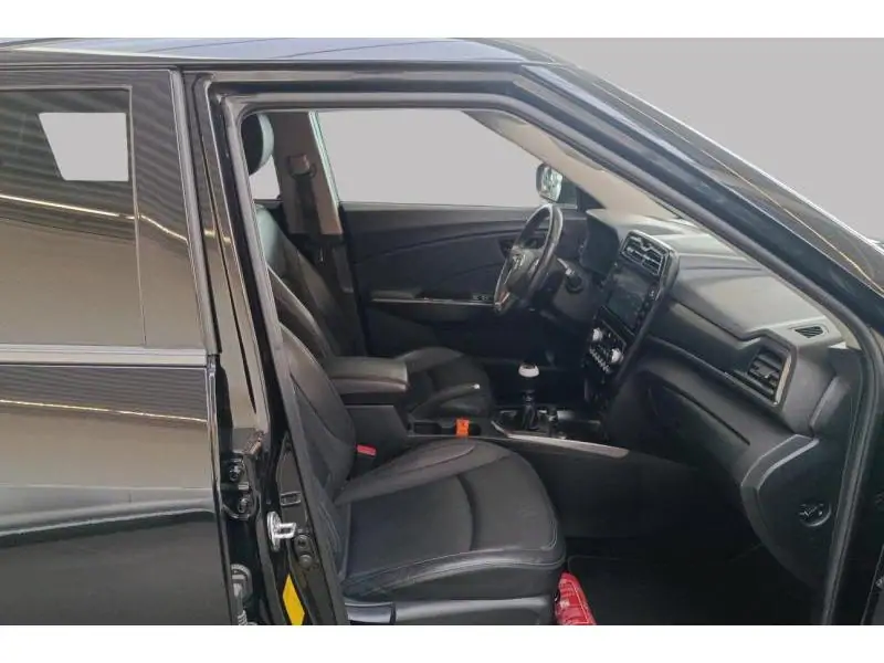 Occasie SsangYong Tivoli Ruby BLACK 8