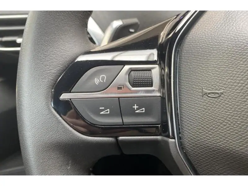 Occasion Peugeot 5008 Allure Pack - HYBRID 7 PL GREY 22
