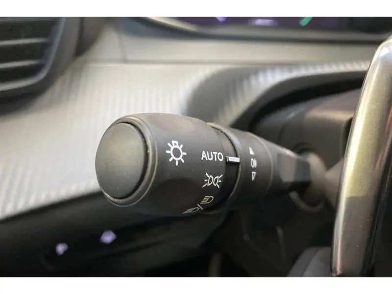 Occasion Peugeot 2008 Allure HYBRID 145 pk GREY 23