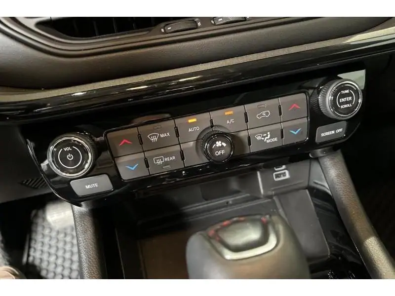 VEHICLE__CONDITION_SERVICE Jeep Compass E-Hybrid  Altitude Full Option BLACK 16