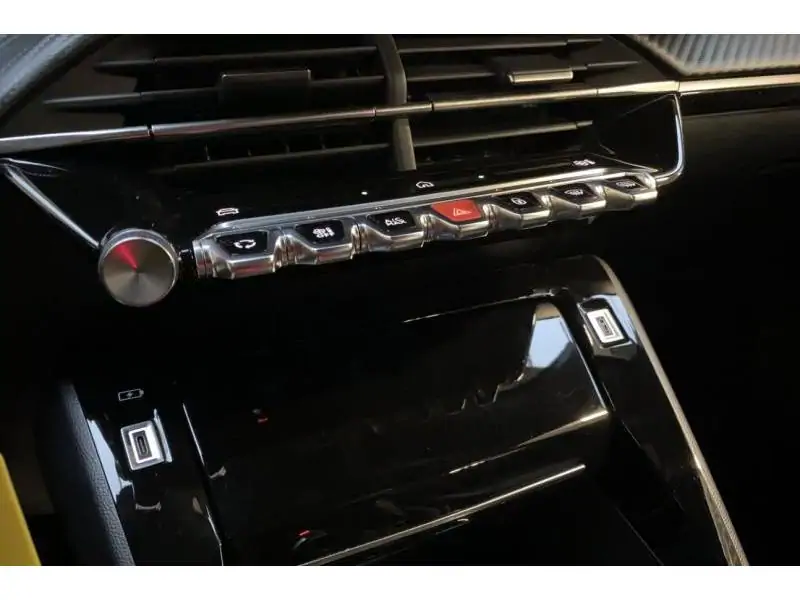 Occasion Peugeot 2008 Allure WHITE 32