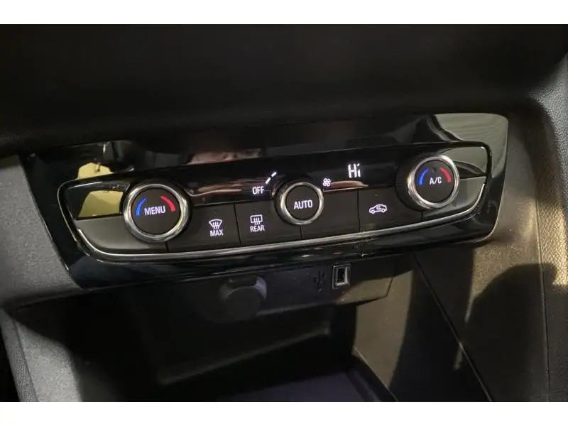 Occasion Opel Corsa F Elegance *GPS-Caméra* BLACK 15