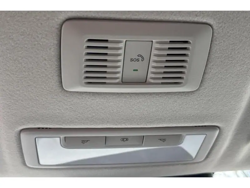 VEHICLE__CONDITION_SERVICE MG ZS LUXURY HEV RED 30