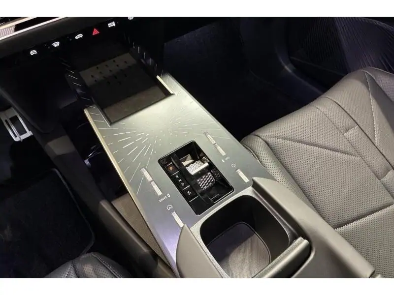 Démo DS Automobiles DS 7 ETOILE E-TENSE GREY 16