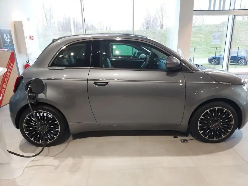 VEHICLE__CONDITION_SERVICE Fiat 500e La Prima Full Option GREY 9