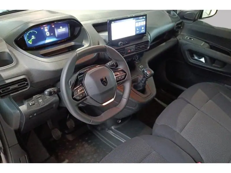 VEHICLE__CONDITION_SERVICE Peugeot Partner Standard Light 1.2 T BLACK 9