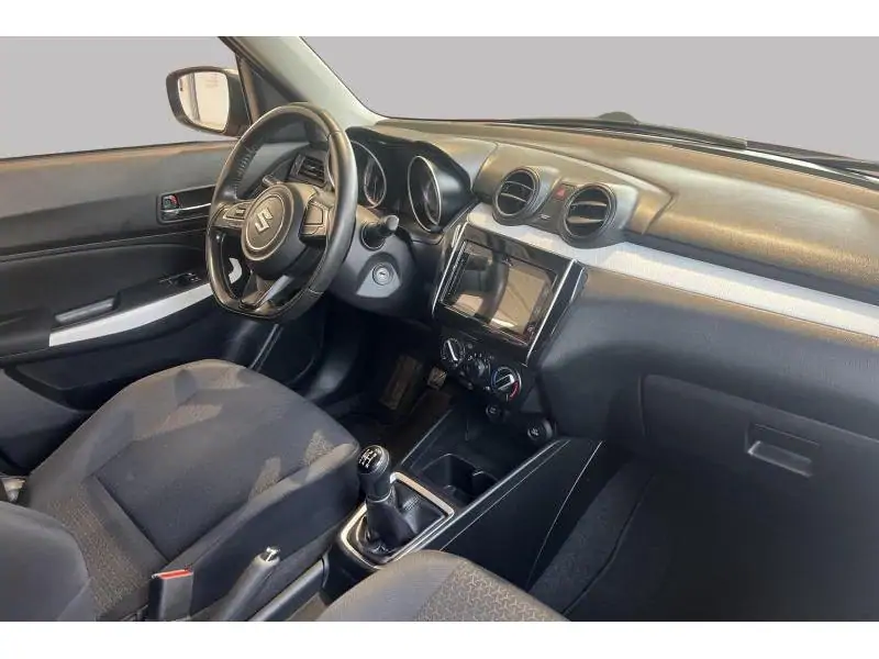 Occasie Suzuki Swift Berline MANUAL RED 2