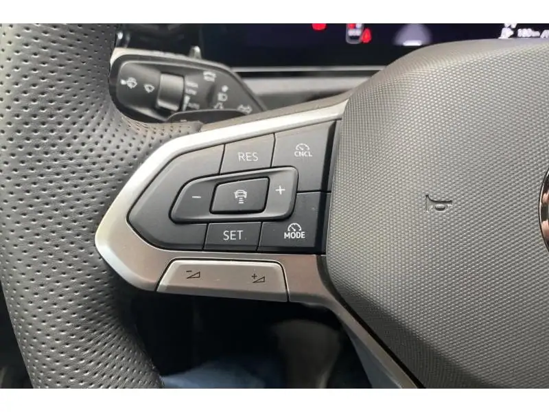 Occasion Volkswagen Tiguan R-Line* Caméra GPS Boite auto. GREY 27