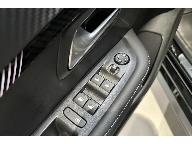 VEHICLE__CONDITION_SERVICE Peugeot 208 Envy - Camera BLACK 19