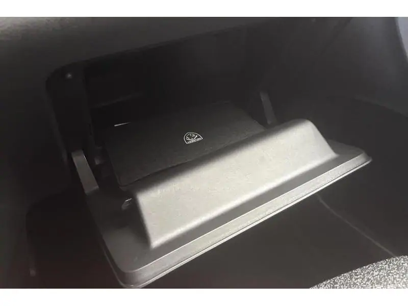 VEHICLE__CONDITION_SERVICE Peugeot Rifter STANDARD ALLURE GREEN 31