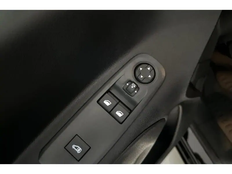 VEHICLE__CONDITION_SERVICE Peugeot Partner Standard Light 1.2 Turbo 110 Man.6 BLACK 17