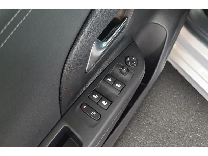 Occasion Opel Corsa F Elegance GREY 17