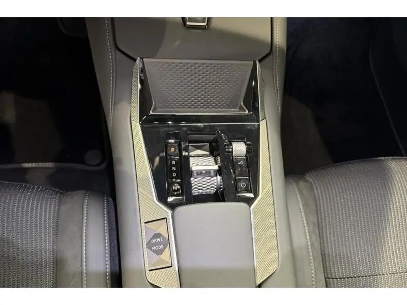 VEHICLE__CONDITION_SERVICE Peugeot 5008 ALLURE Hybrid 145 ch e-DSC6 GREY 16