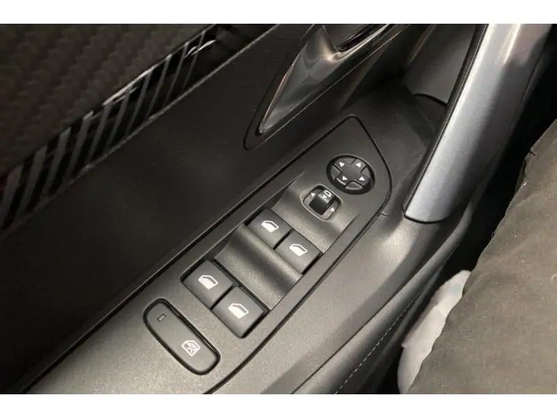 Occasion Peugeot 2008 II Allure SILVER 17