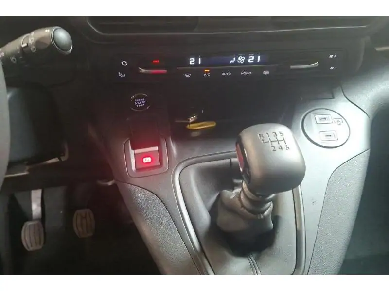 VEHICLE__CONDITION_SERVICE Peugeot Partner III Premium WHITE 16