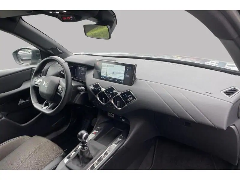 Occasion DS Automobiles DS 3 Crossback Bastille *NAVI*CARPLAY* GREY 2