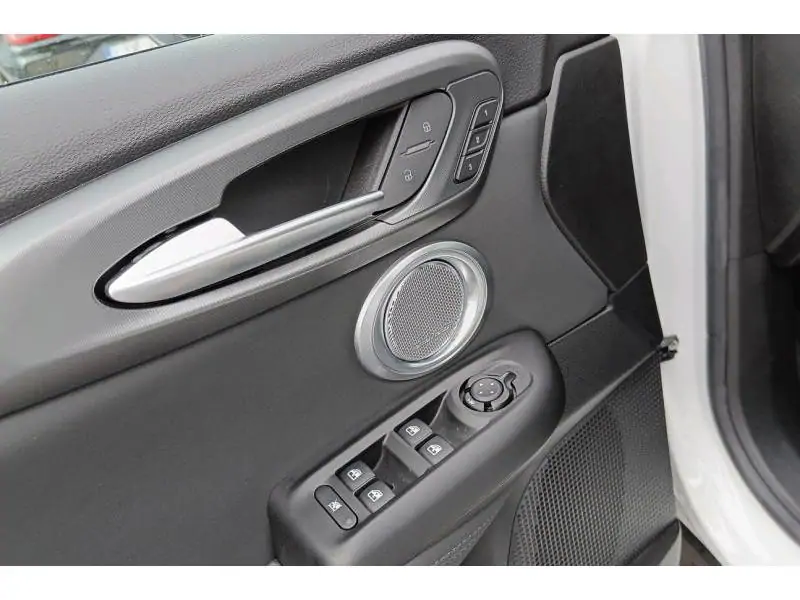 VEHICLE__CONDITION_SERVICE Alfa Romeo Tonale Veloce Plug-In Hybrid Q4 WHITE 17