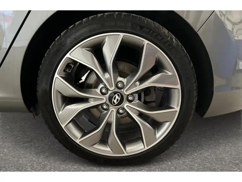 Occasion Hyundai i30 Fastback executive GREY 18