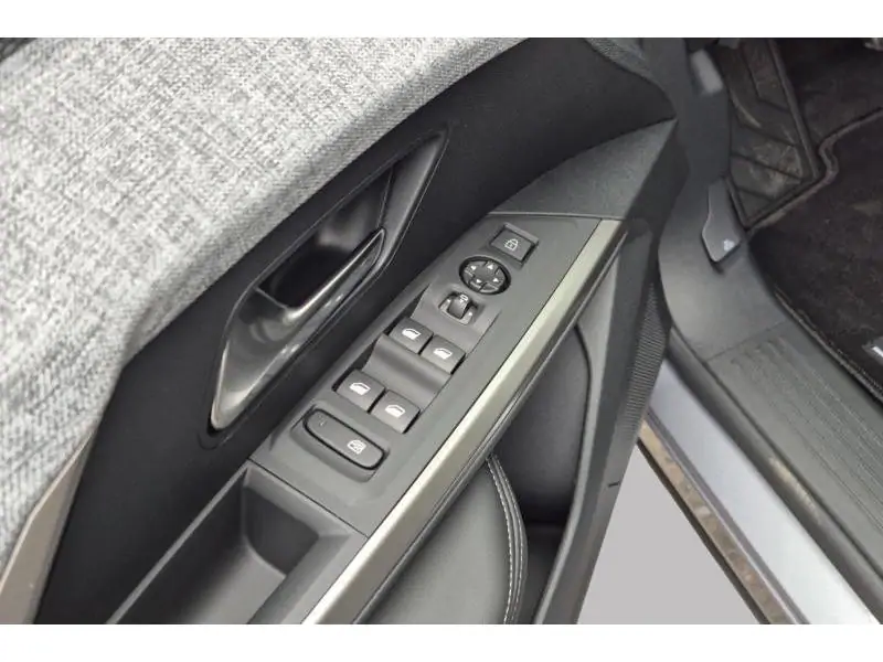 VEHICLE__CONDITION_SERVICE Peugeot 5008 ALLURE GREY 17